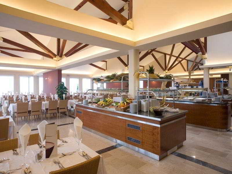 Valamar Bellevue Resort Рабац Ресторан фото
