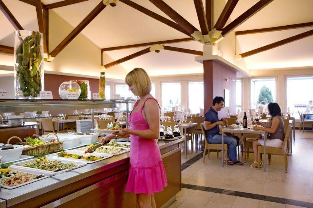 Valamar Bellevue Resort Рабац Ресторан фото